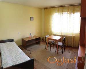 Izdajem sobu na sajmištu u Novom Sadu - 80 EU